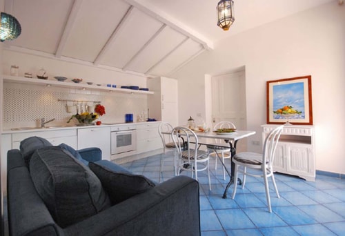 Casa Le Onde, with private terrace, shared pool 4 Villas in Italy