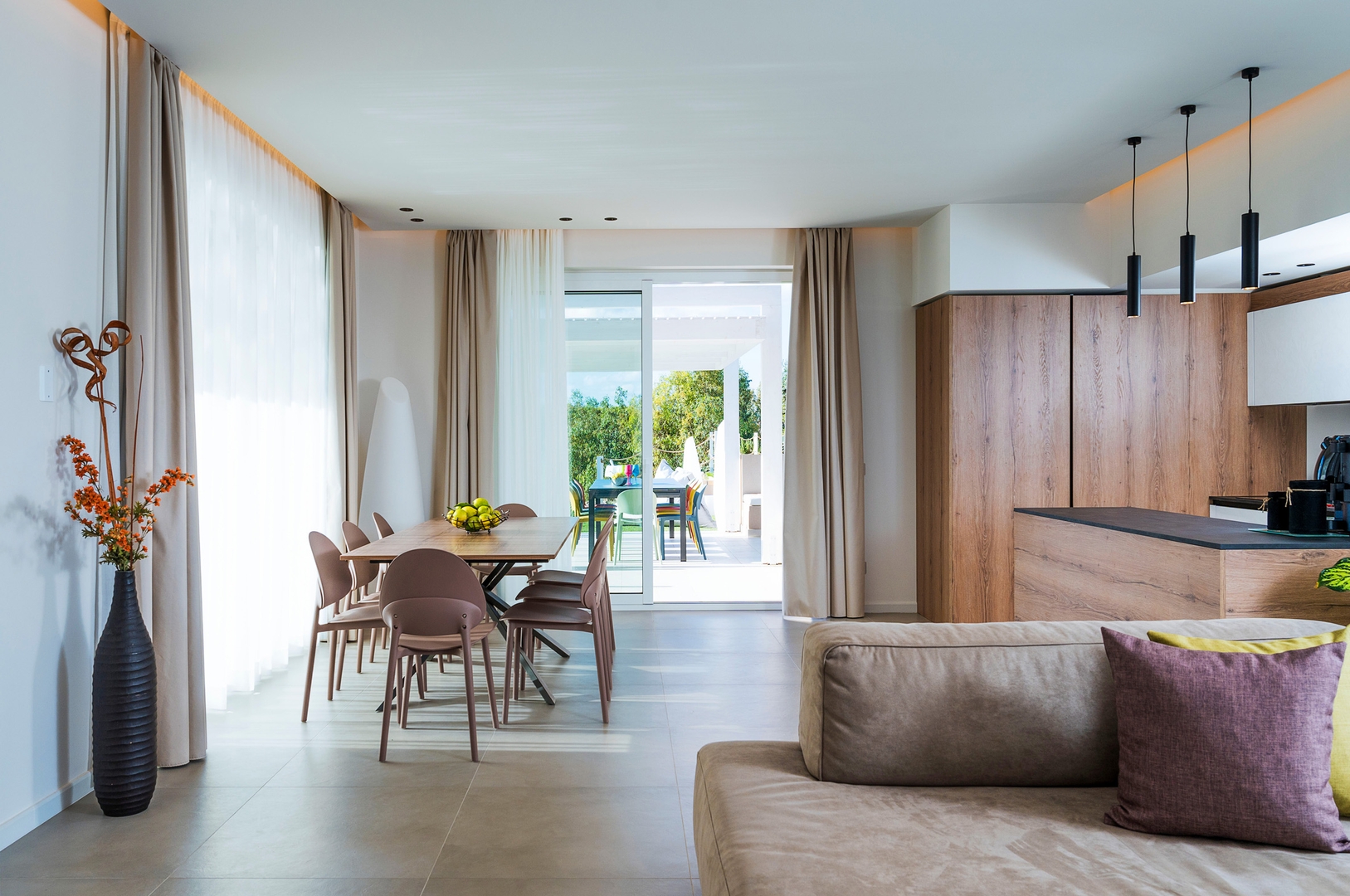 Stunning modern villa near the sea 5 Villas in Italy