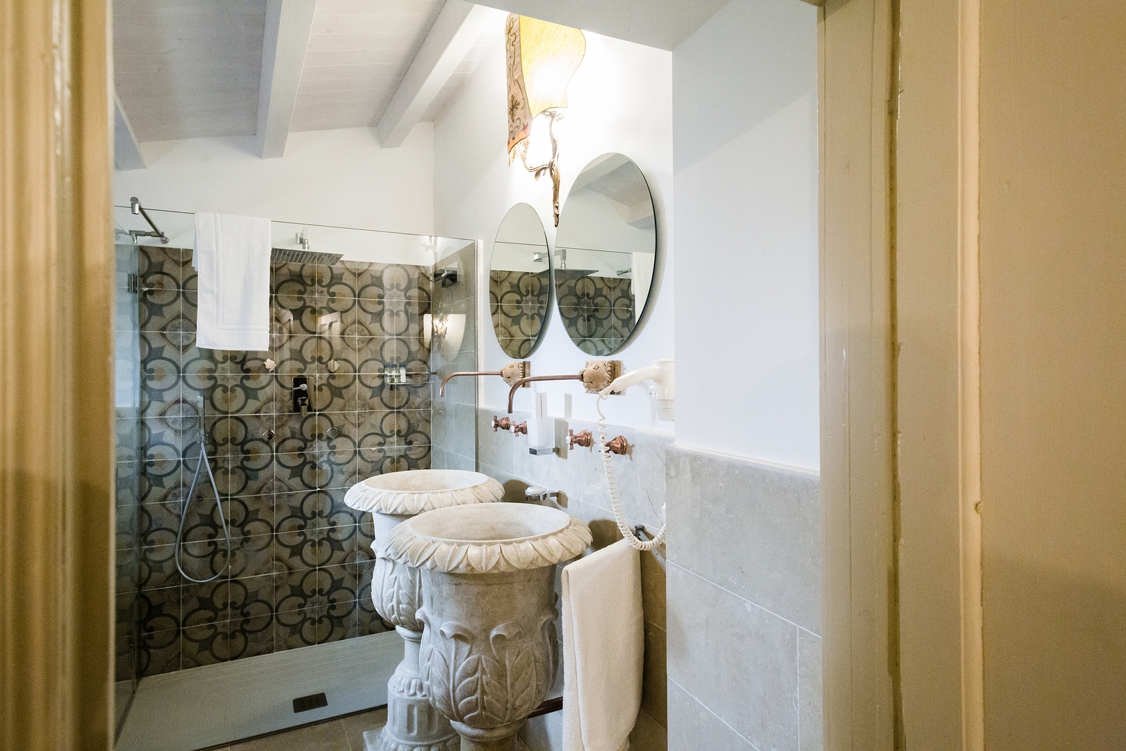 Private villa with swimming pool 34 Villas in Italy