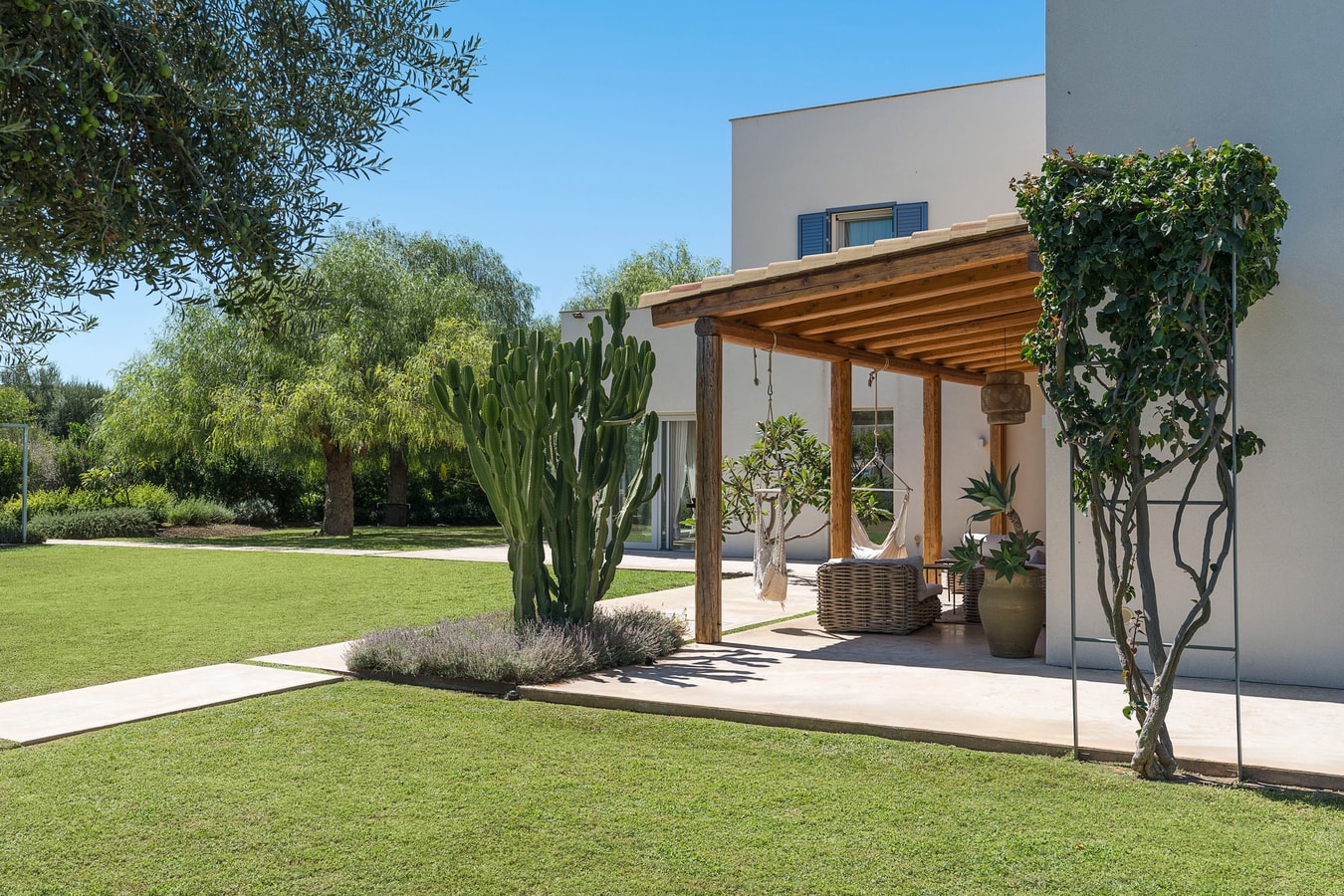 Villa Giordana with private swimming pool, Sicily 71 Villas in Italy