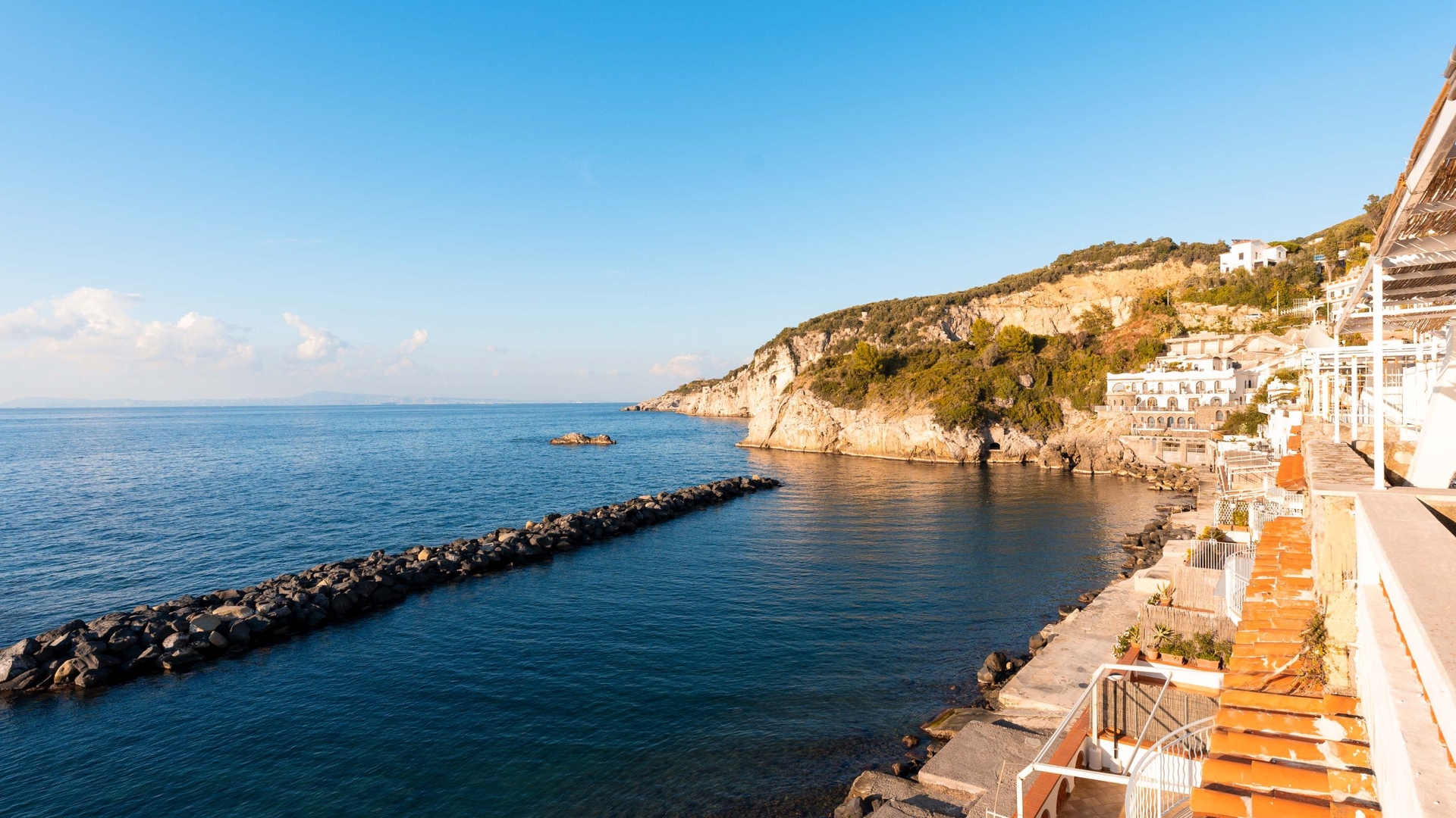Casa Di Marcia, seafront with dipping pool 56 Villas in Italy