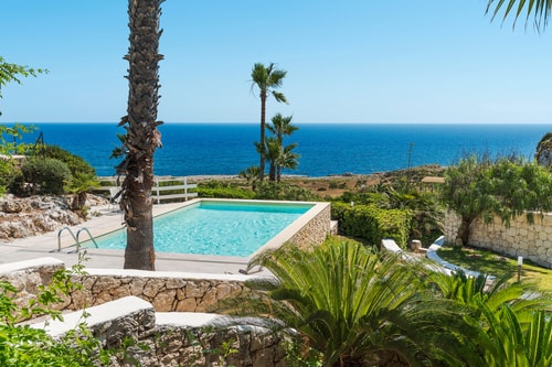 Villa Catrice - Seafront villa with private pool 35 Villas in Italy