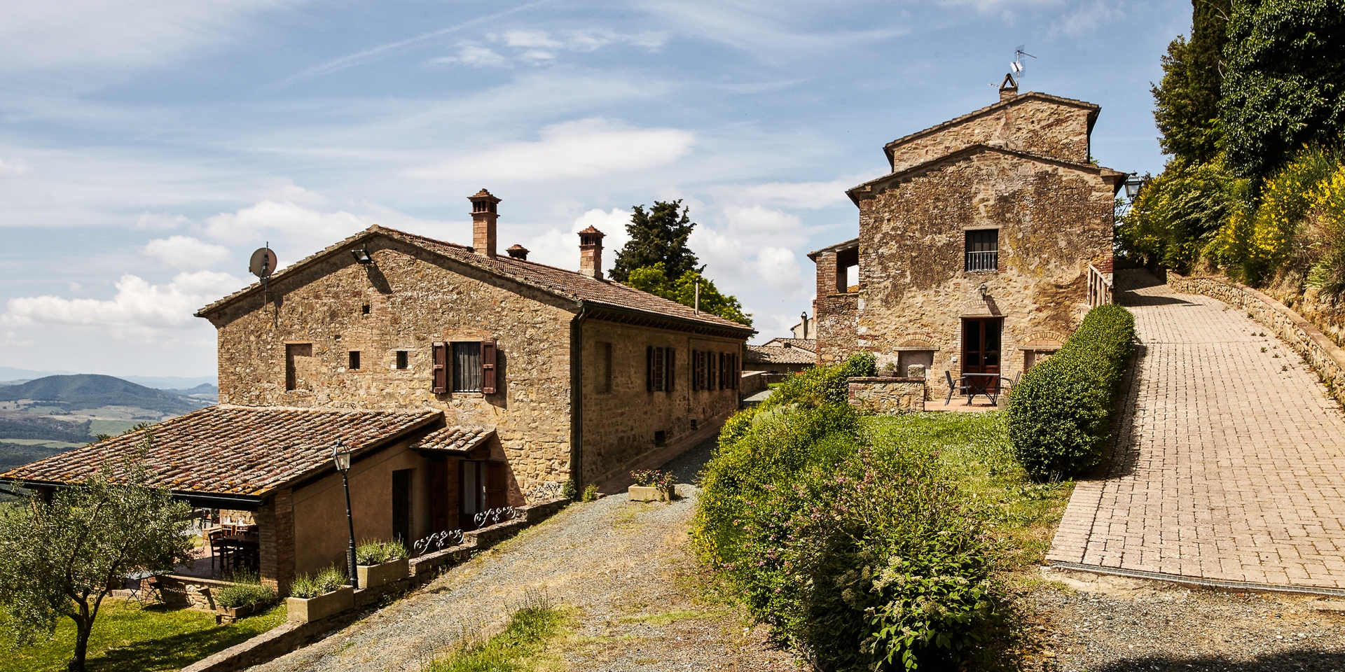 Castagneto Estate - Large Tuscan Borgo 40 Villas in Italy