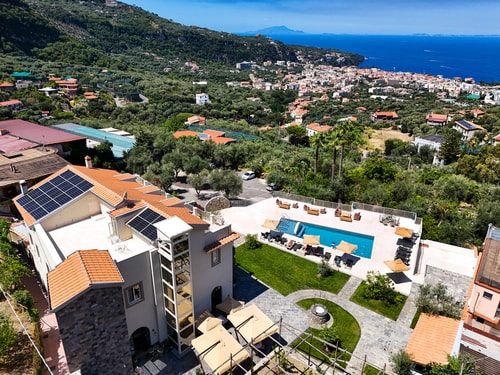 Villa Riggiola, Historic Villa with Sea Views 47 Villas in Italy
