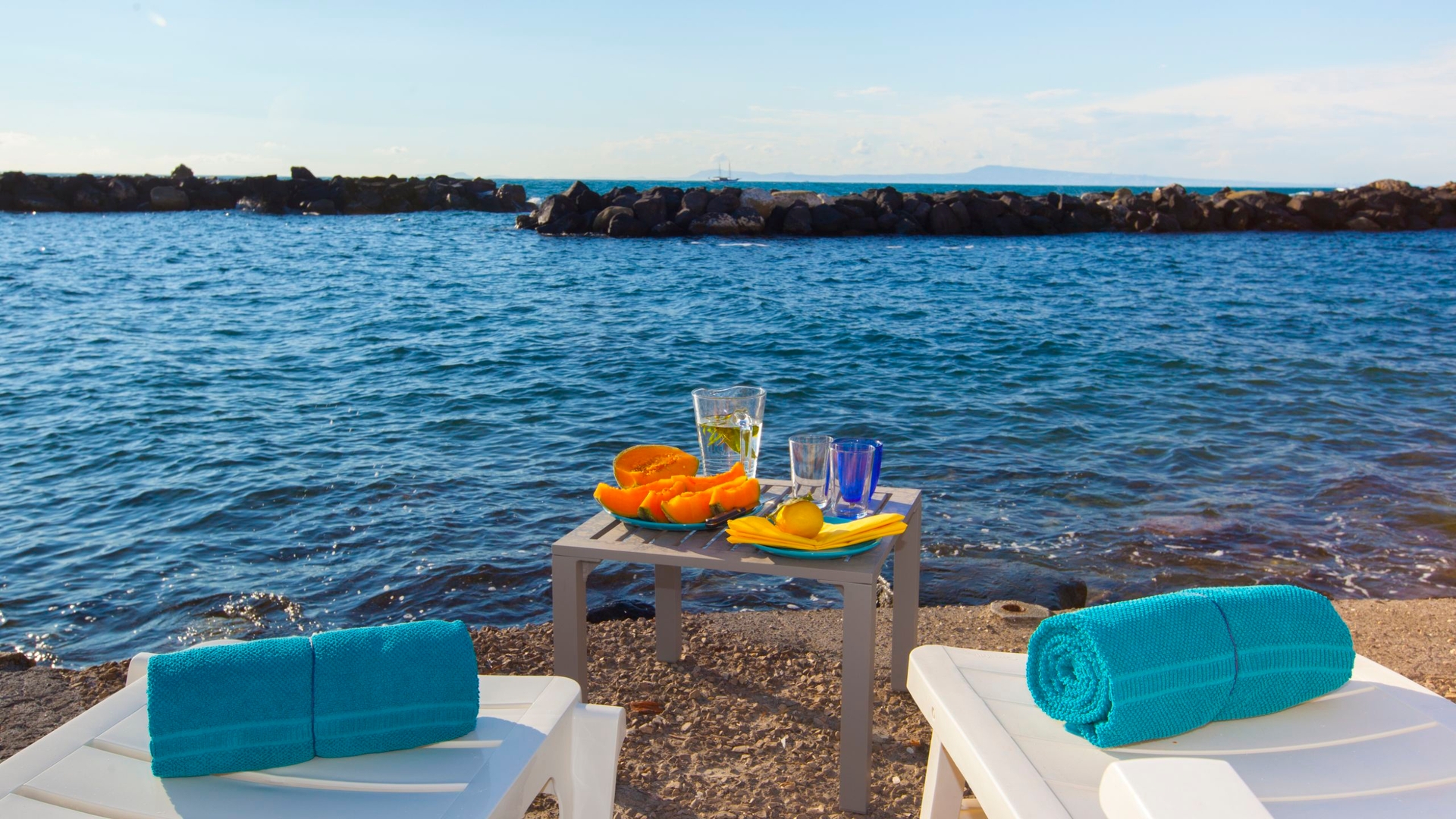 Casa Di Marcia, seafront with dipping pool 3 Villas in Italy