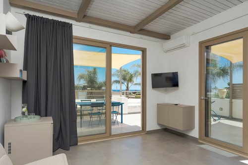 Casa Macchia Blu, Beach House with Sea Access 32 Villas in Italy