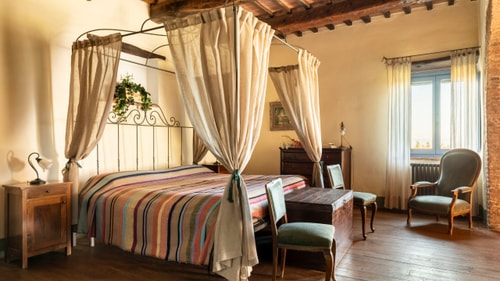 Podere Pulciano - Historic Tuscan farmhouse with pool 37 Italian Breaks