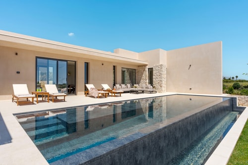Villa Avola, Modern Villa with Private Pool 2 Villas in Italy