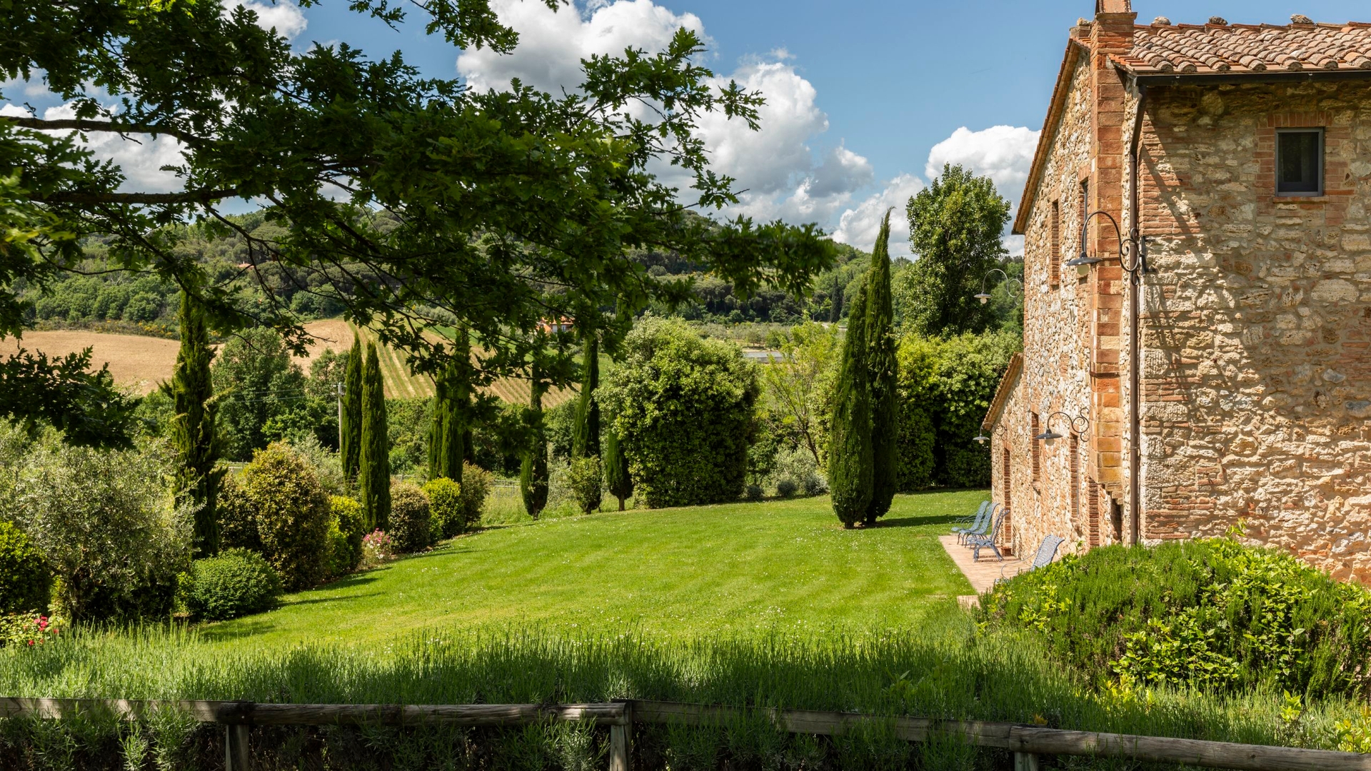 Podere Pulciano - Historic Tuscan farmhouse with pool 60 Villas in Italy