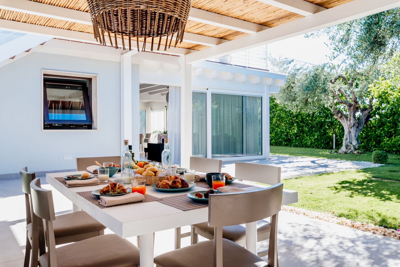 Villa Marbella, a short walk from the beach 3 Villas in Italy