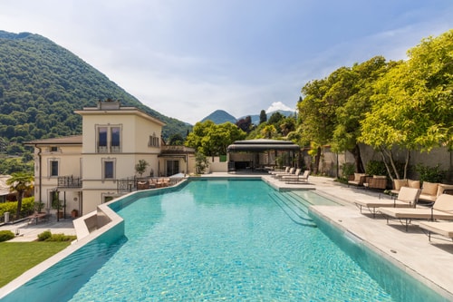 Villa Classica, Historic villa with lake views 39 Villas in Italy
