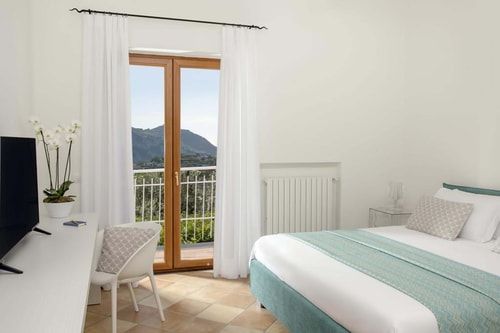Villa Donatella, Ideal For Large Groups 22 Villas in Italy