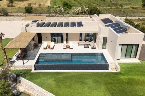 Villa Avola, Modern Villa with Private Pool 1 Villas in Italy