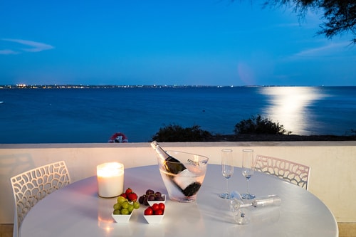 Casa Ulisse, sea front property 38 Villas in Italy