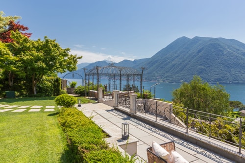 Villa Classica, Historic villa with lake views 49 Villas in Italy