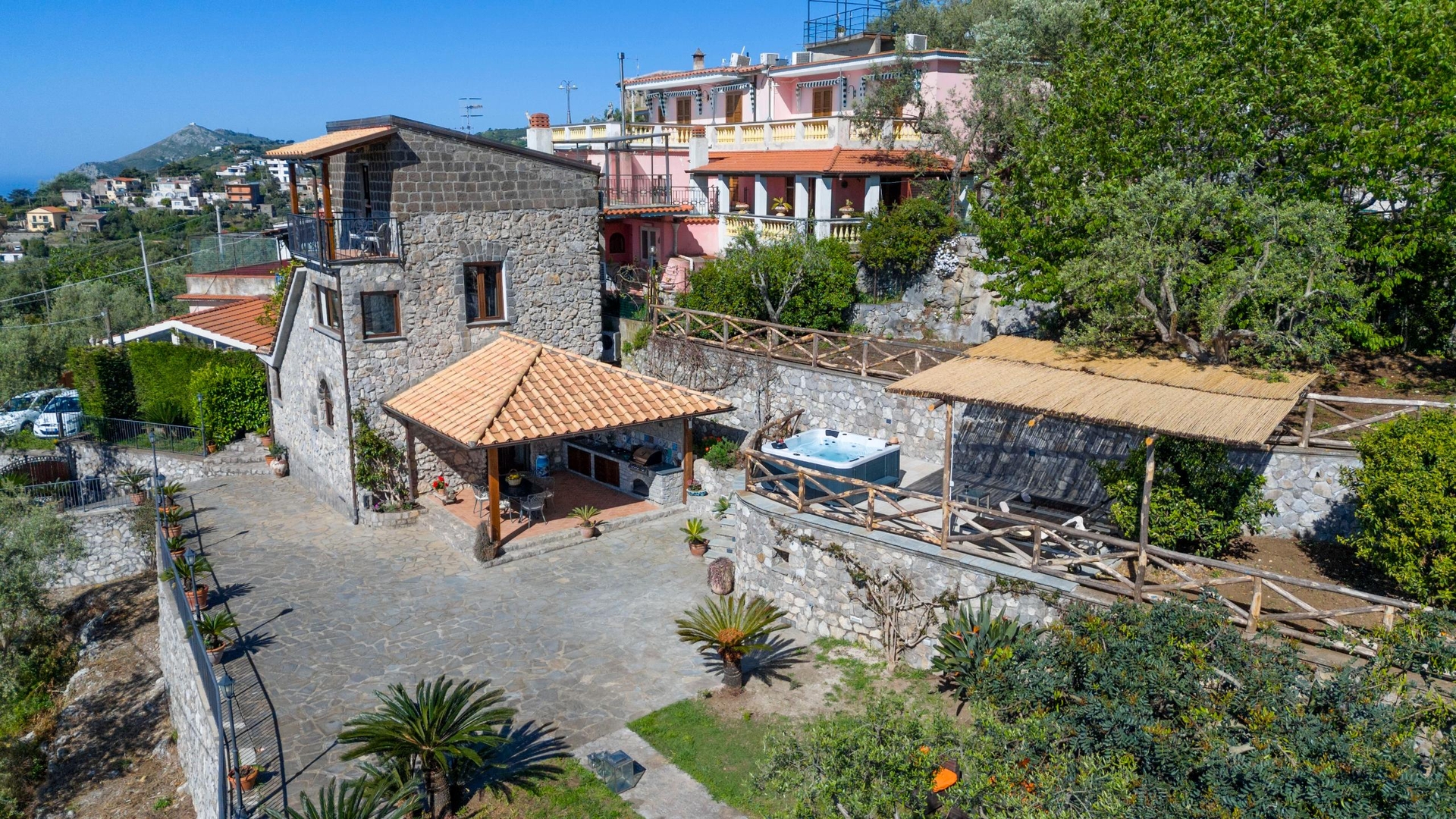 Casa dei Limoni - peaceful retreat with sea views 5 Villas in Italy