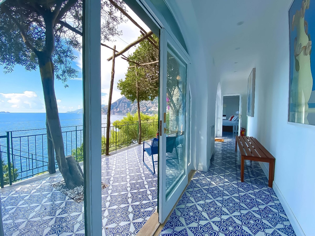 Villa Affascinante - Villa with direct sea access 55 Villas in Italy