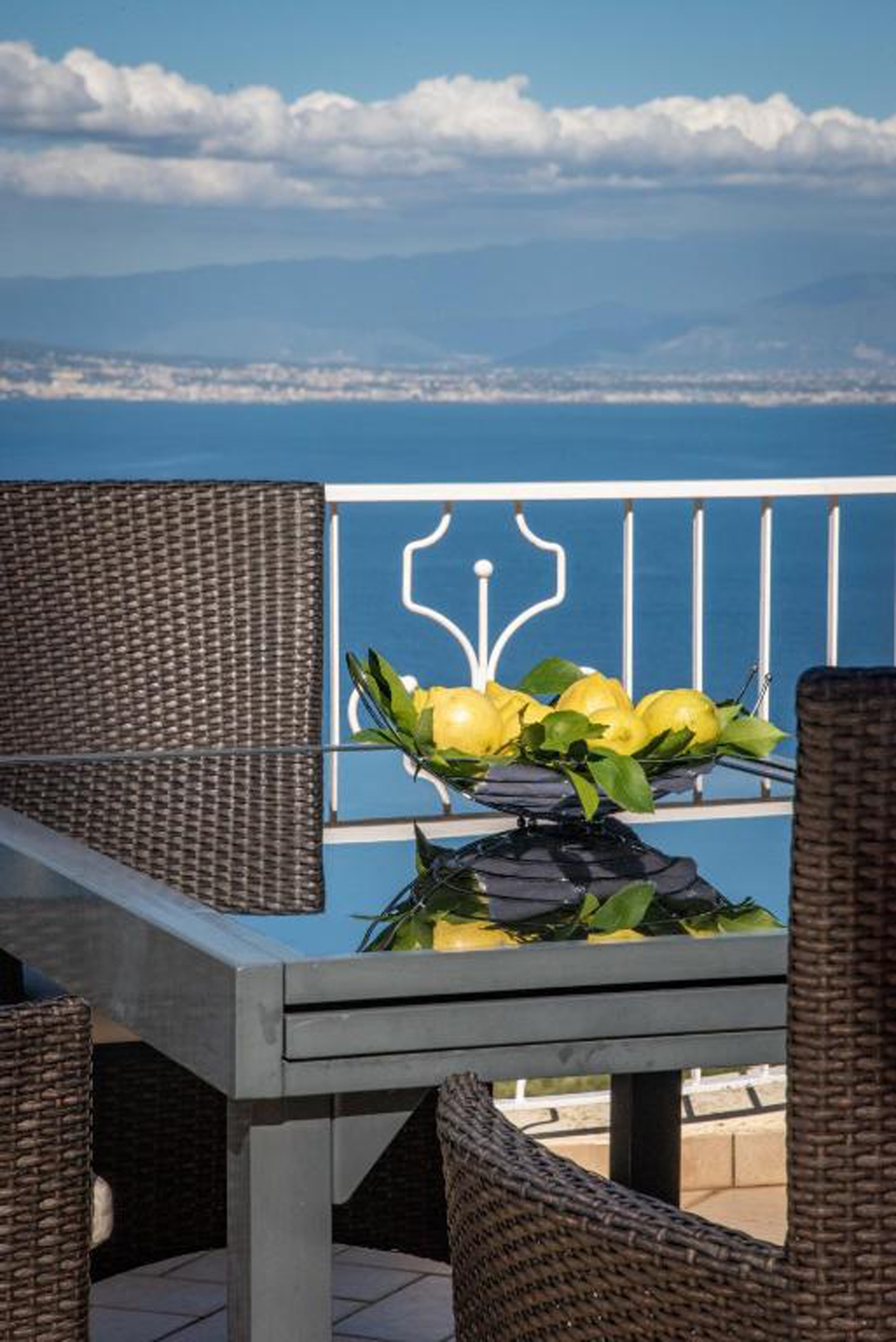 Villa Carlotta with private pool and sea views in Sorrento area 34 Villas in Italy