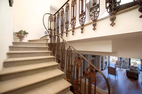 Alonza Estate - Large Countryside Estate 68 Villas in Italy