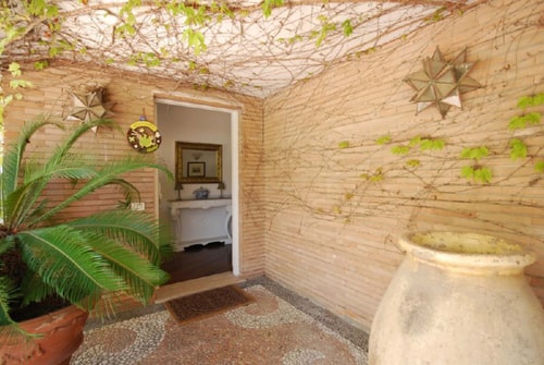 Casa Le Onde, with private terrace, shared pool 12 Villas in Italy