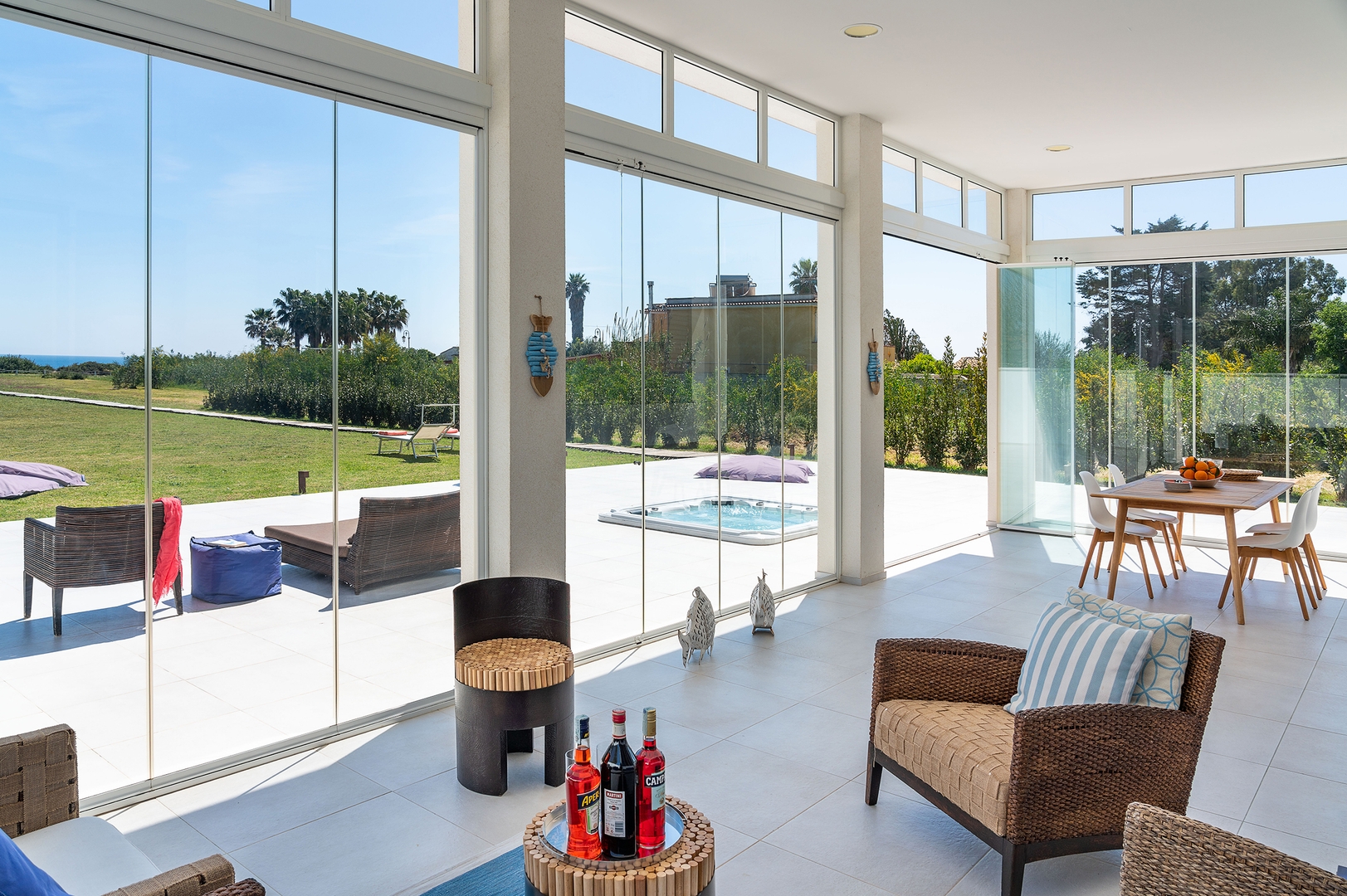 Villa Caruso – sea front villa 8 Villas in Italy