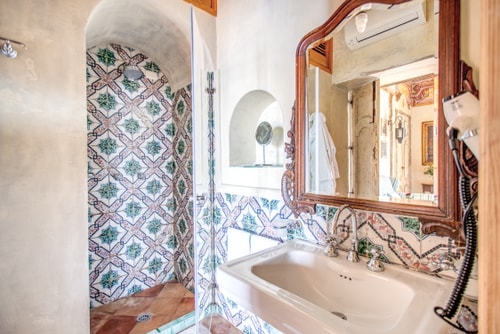 Villa San Giacomo, Unique villa with pool and sea views 37 Villas in Italy