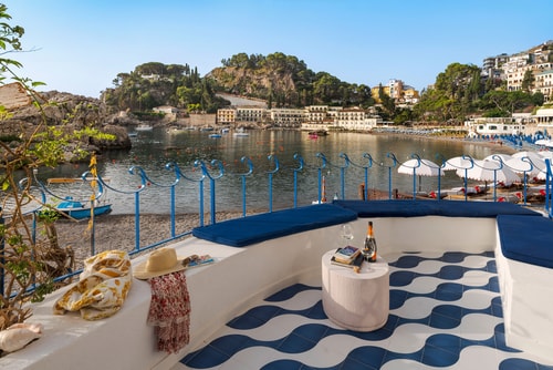 Casa Mazzaro, Taormina apartment 20 metres from the beach 0 Villas in Italy