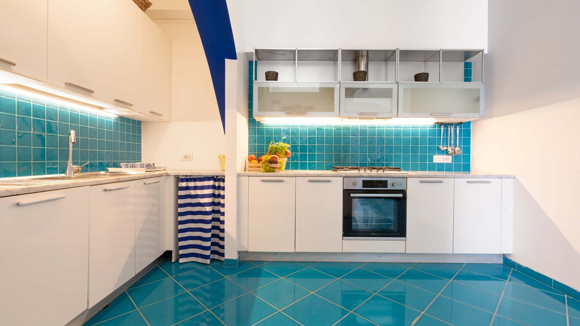 Casa Di Marcia, seafront with dipping pool 52 Villas in Italy