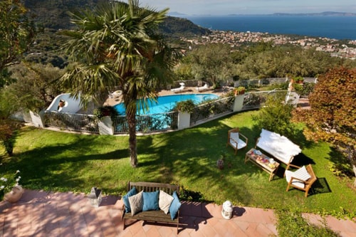 Casa Le Onde, with private terrace, shared pool 20 Villas in Italy