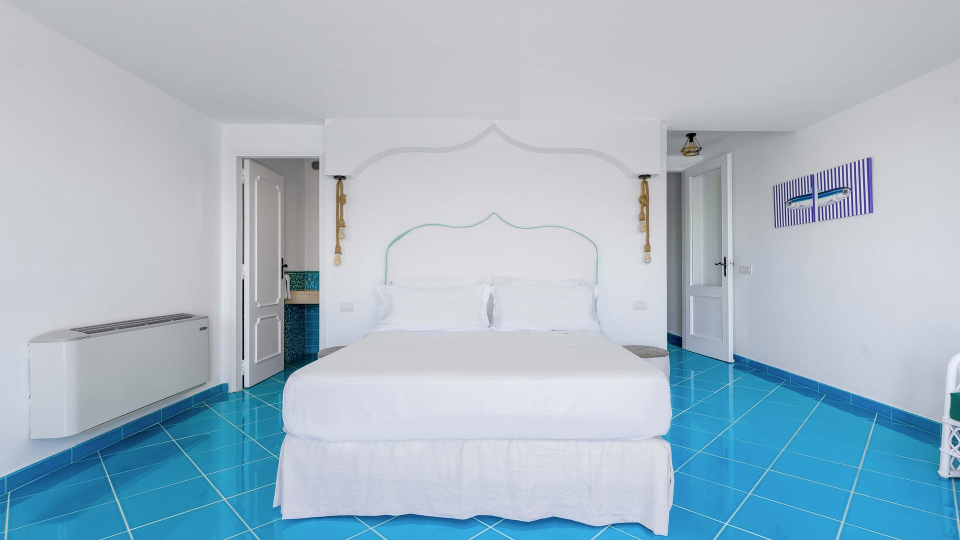 Casa Di Marcia, seafront with dipping pool 48 Villas in Italy