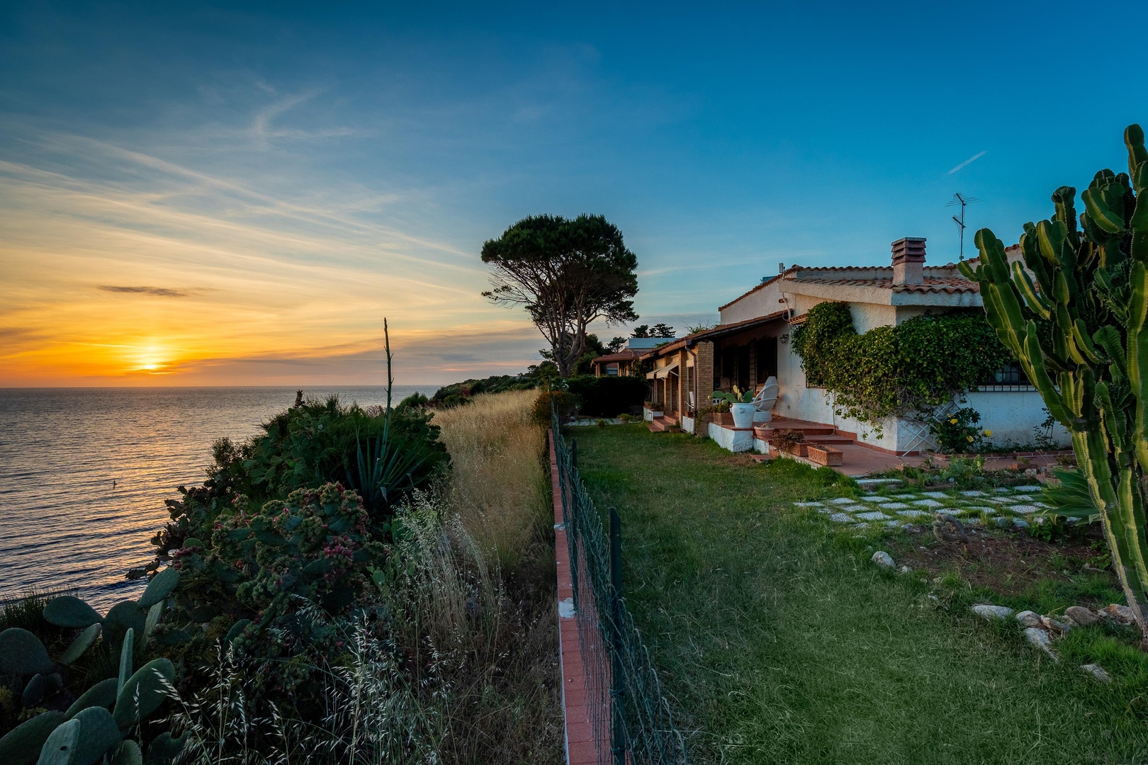 Villa Fior di Loto – Palermo Area 31 Villas in Italy