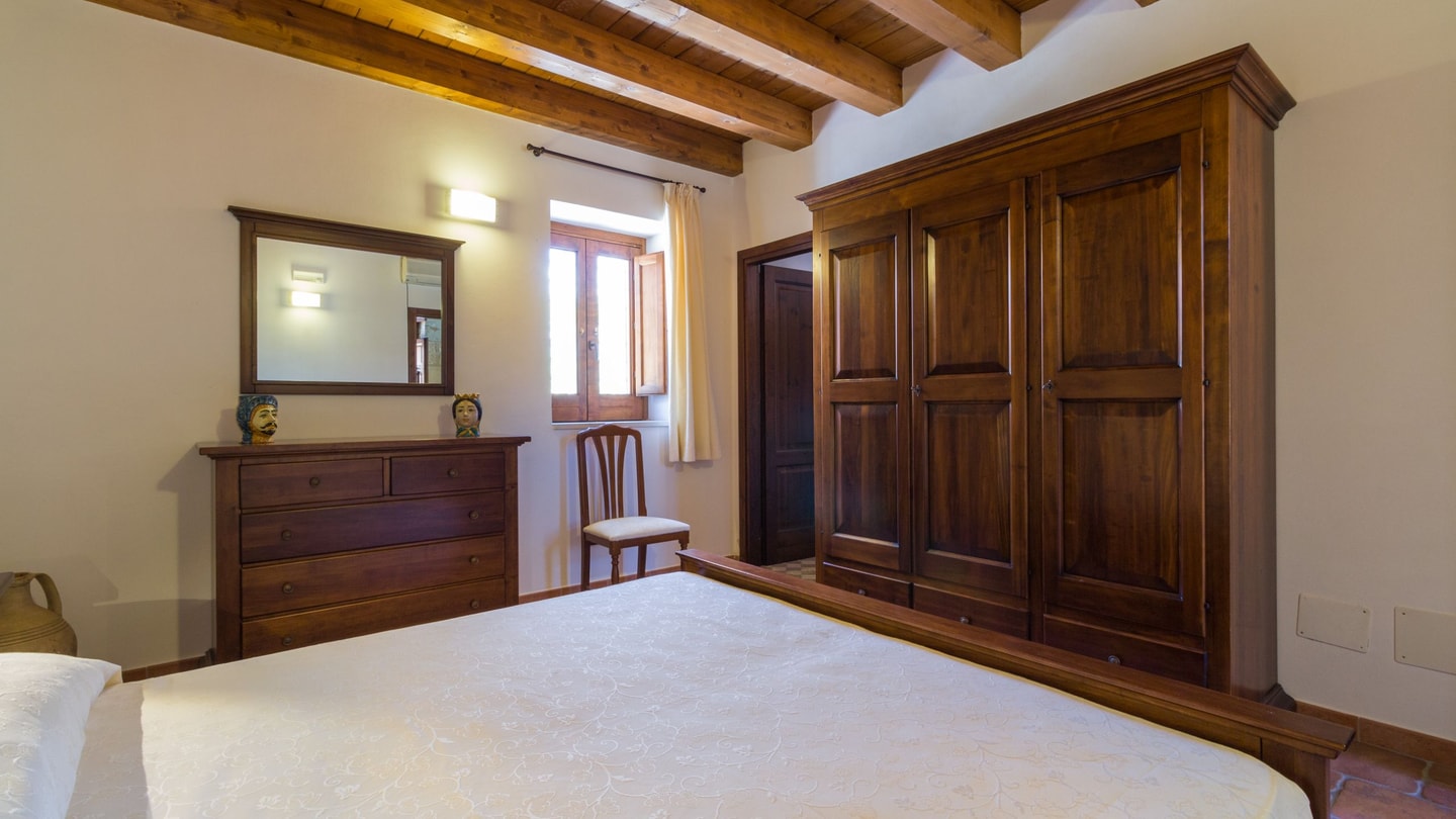 Villa Vista Serena, Traditional Estate in Rural Modica 22 Villas in Italy