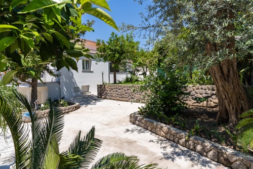 La Limonaia - Family Villa with Garden in Sorrento 0 Italian Breaks