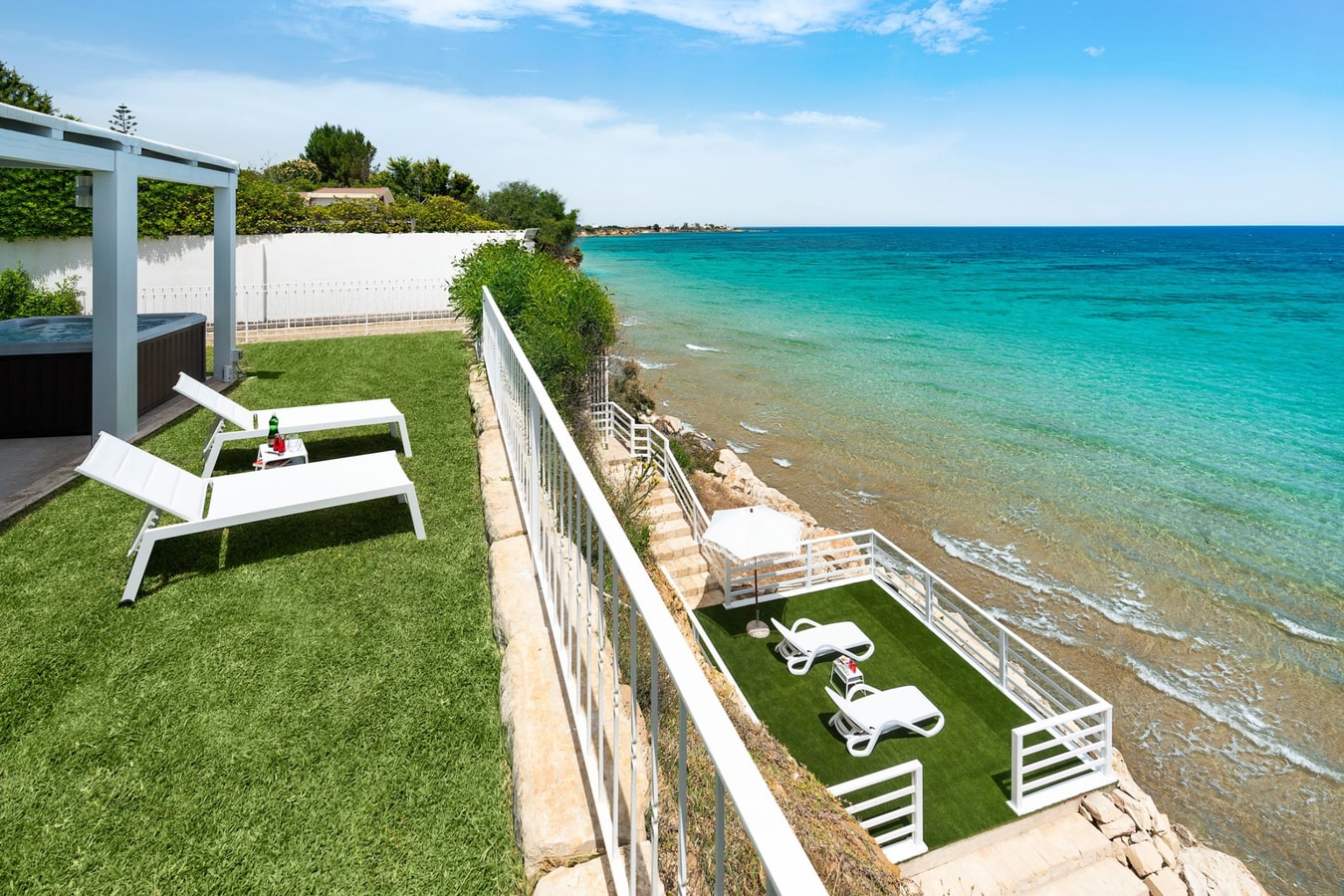 Villa Saveria (6 Guests) - Seafront with jacuzzi Italian Breaks