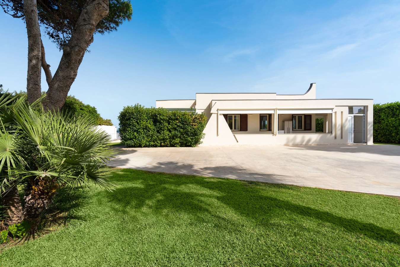 Villa Saveria (6 Guests) - Seafront with jacuzzi 3 Italian Breaks