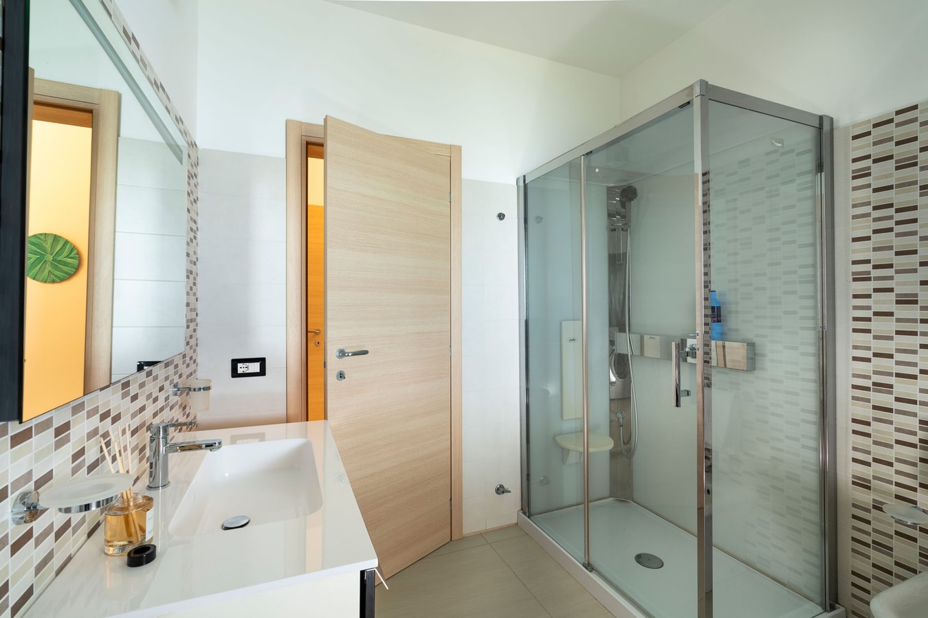 Villa Saveria (6 Guests) - Seafront with jacuzzi 20 Italian Breaks