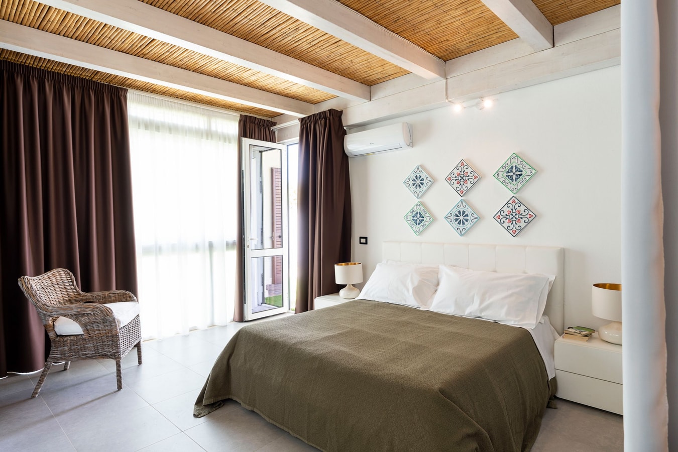 Villa Saveria (6 Guests) - Seafront with jacuzzi 21 Italian Breaks