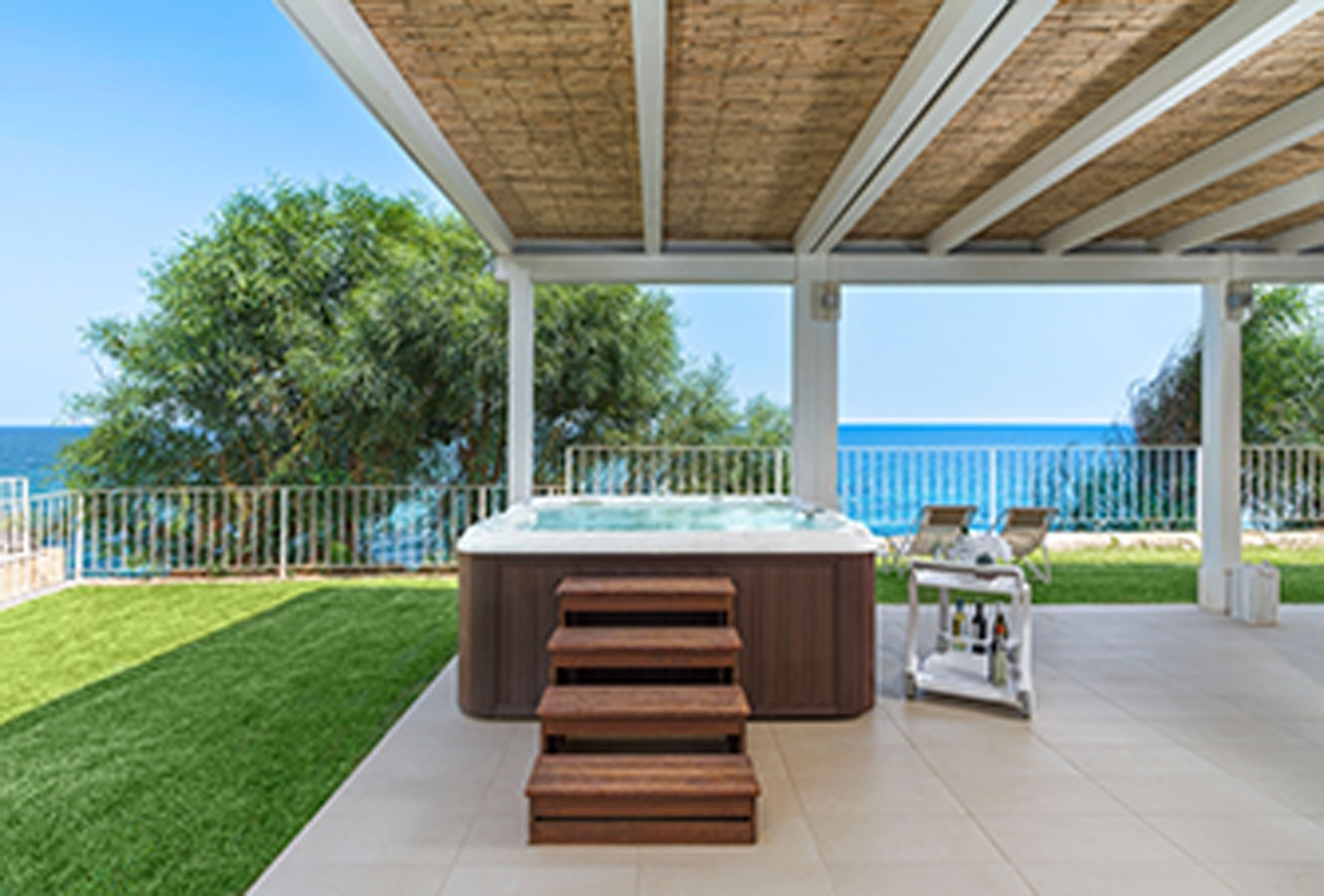 Villa Saveria (6 Guests) - Seafront with jacuzzi 28 Italian Breaks