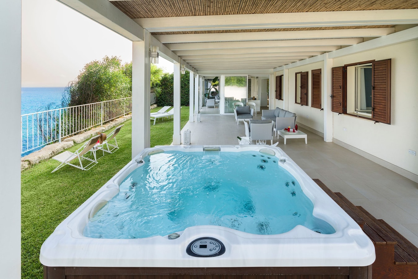 Villa Saveria (6 Guests) - Seafront with jacuzzi 29 Italian Breaks