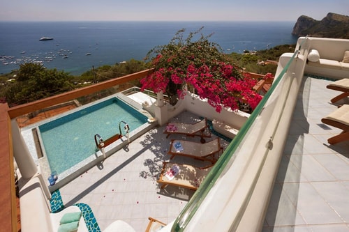 Villa Pippa - Private villa with pool and Jacuzzi 1 Italian Breaks