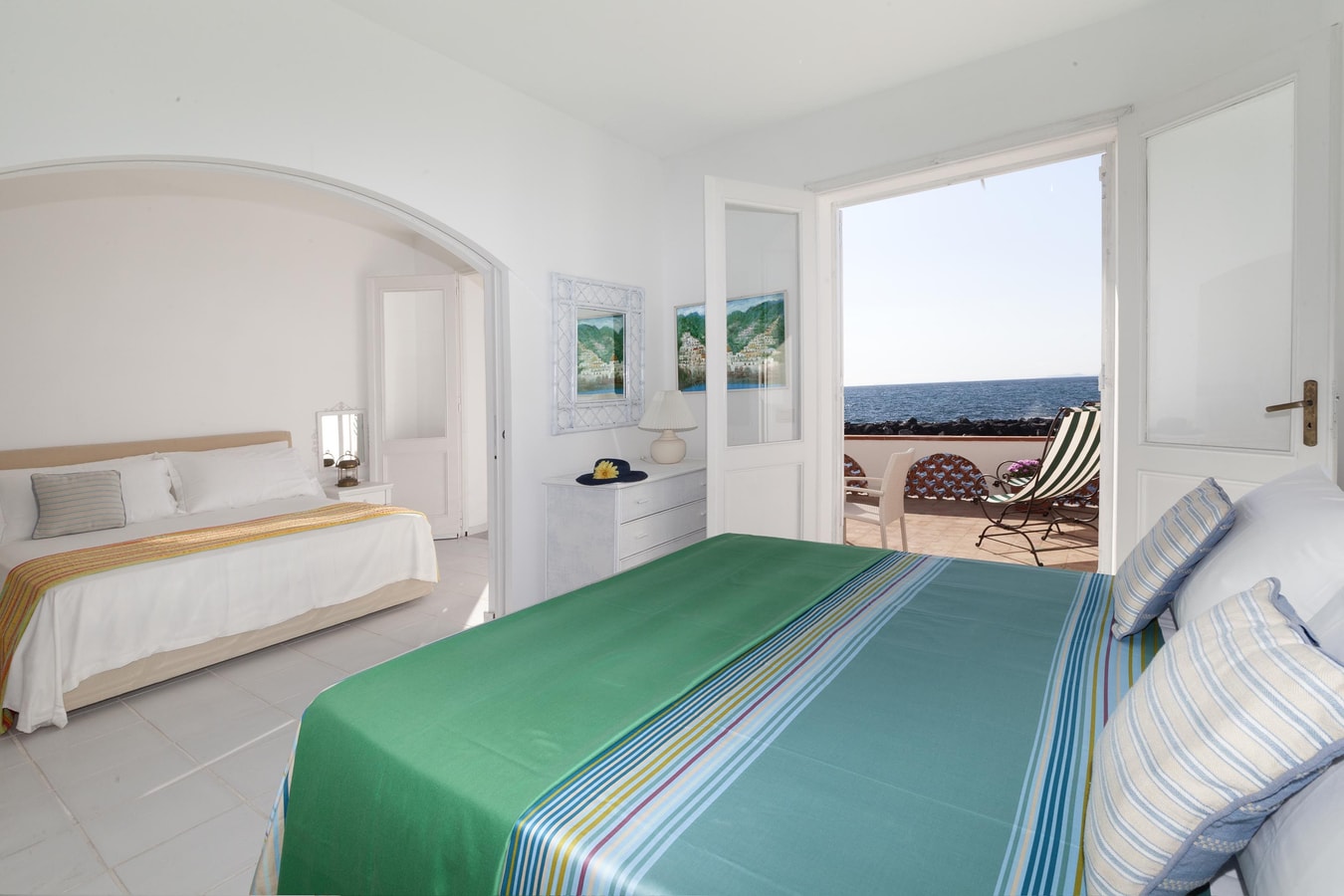 Villa Mia - Sea front private villa close to town 16 Italian Breaks