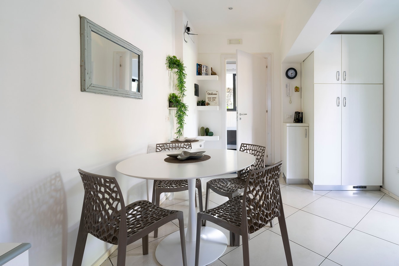 Villa Anemone (Iris) - sea front apartment 7 Italian Breaks
