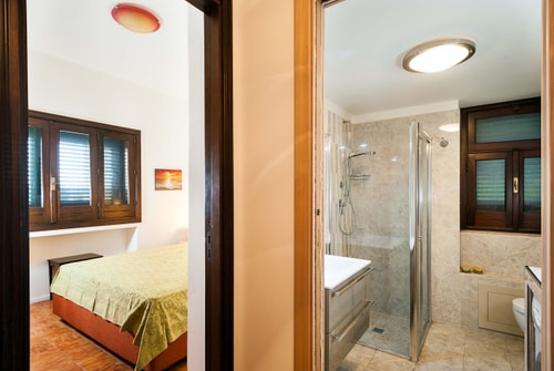 Villa Anemone (Murena) - sea front apartment 7 Italian Breaks