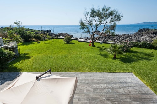 Villa Anemone (Murena) - sea front apartment 12 Italian Breaks
