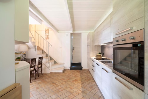 Villa Anemone (Razza) sea front apartment 9 Italian Breaks