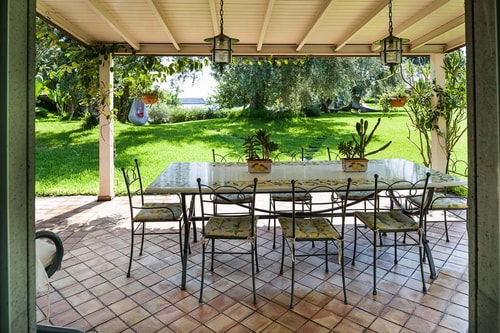 Villa Anemone (Razza) sea front apartment 24 Italian Breaks