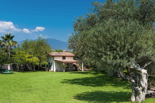 Villa Anemone (Razza) sea front apartment 31 Italian Breaks