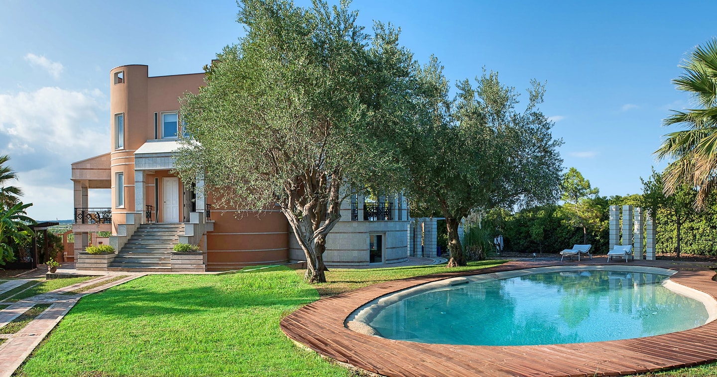 Private villa with swimming pool, San Lorenzo, Italy - Italian Breaks