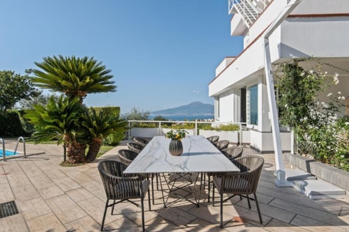 Villa Batista with swimming pool and sea views 6 Italian Breaks