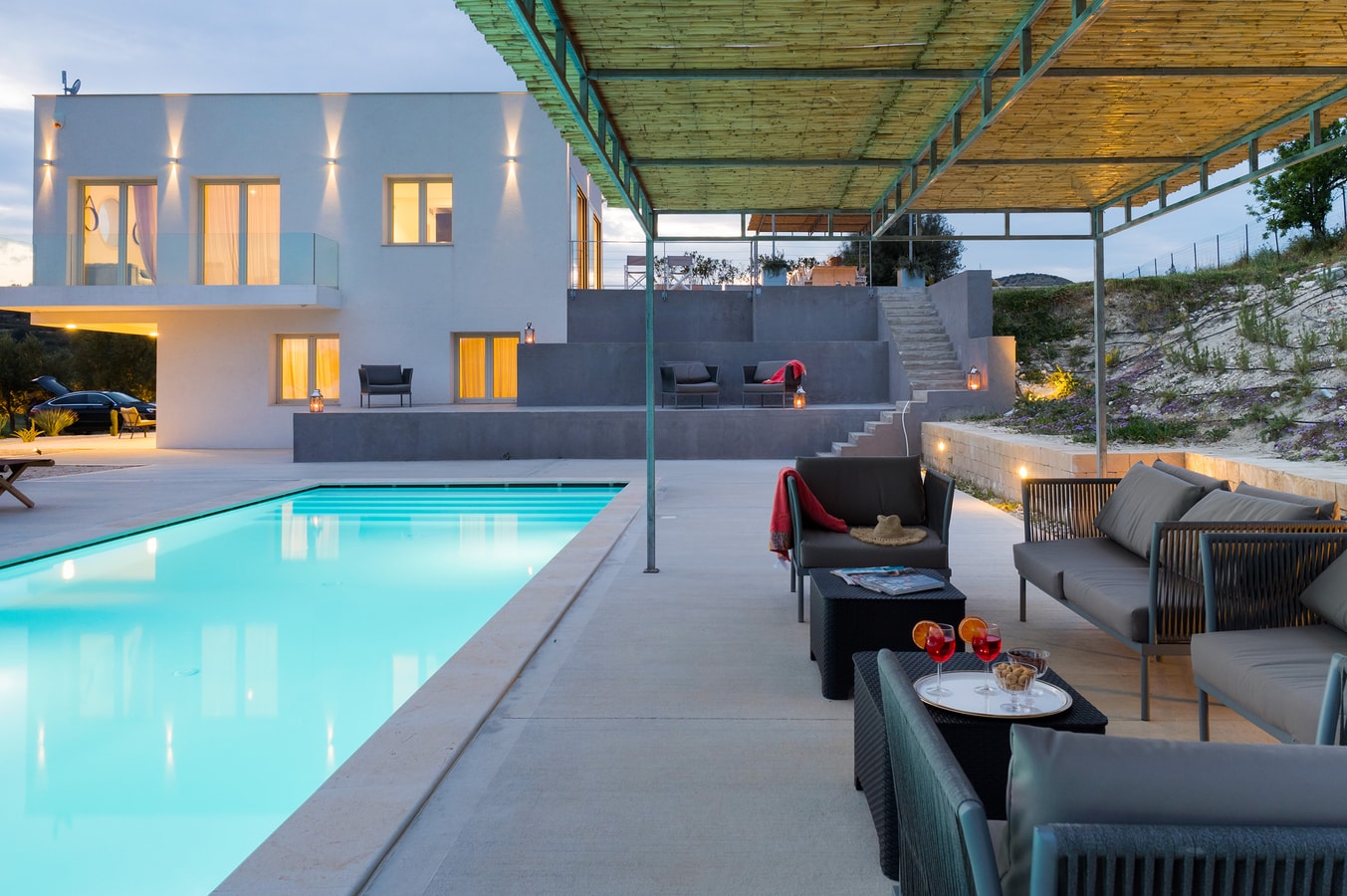 Villa Bochini - Modern villa with heated pool in Noto Area Italian Breaks